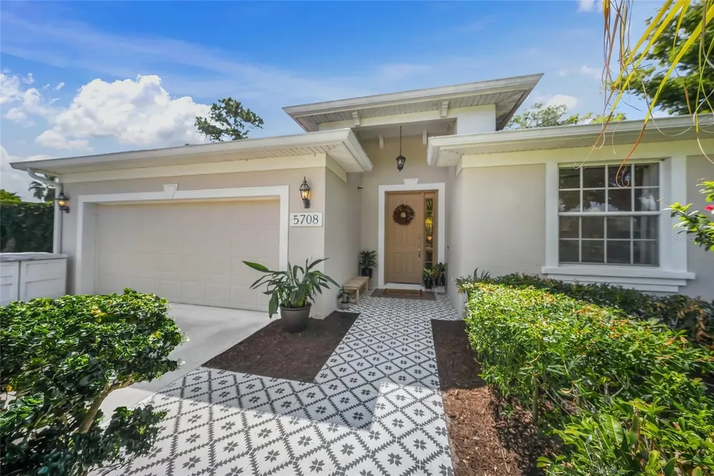 5708 Firestone Court Sarasota FL 34238