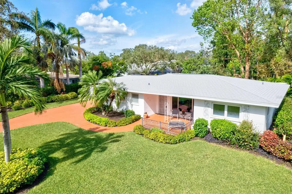 2425 Calamonga Lane Sarasota FL 34239