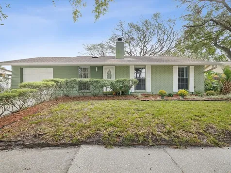 8311 Woodlake Place Tampa FL 33615