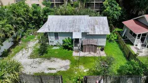 1569 7th Street Sarasota FL 34236