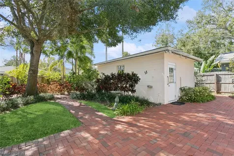 130 23rd Avenue N St Petersburg FL 33704
