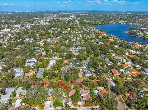 130 23rd Avenue N St Petersburg FL 33704