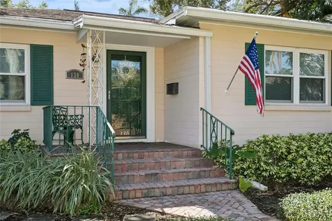 130 23rd Avenue N St Petersburg FL 33704