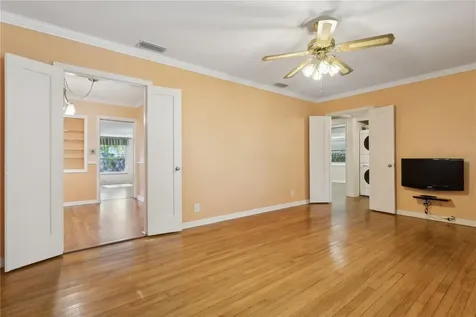130 23rd Avenue N St Petersburg FL 33704