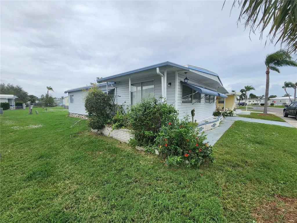 5317 Chateau Lane Bradenton FL 34207