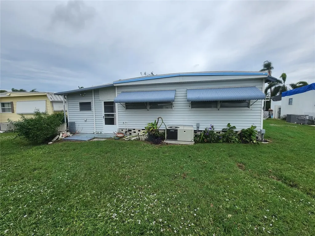 5317 Chateau Lane Bradenton FL 34207