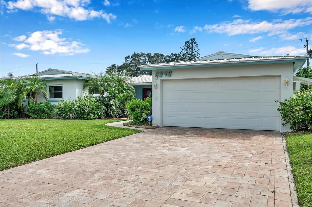 6940 13th Avenue N St Petersburg FL 33710