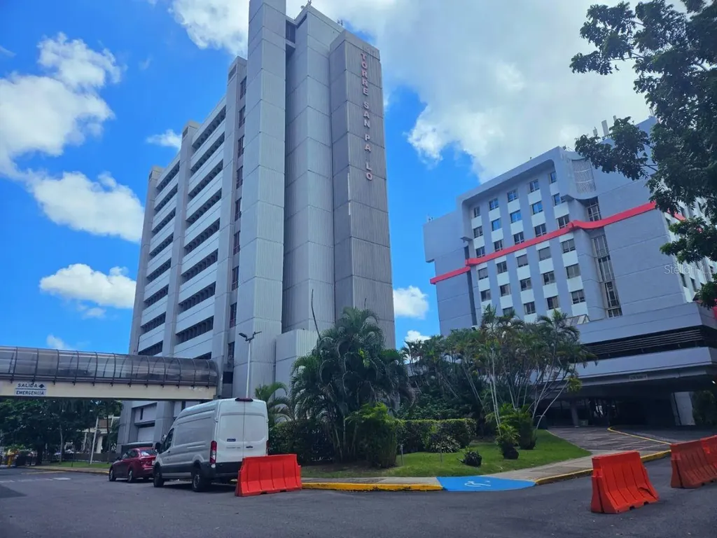 57 Santa Cruz Bayamon PR 00961