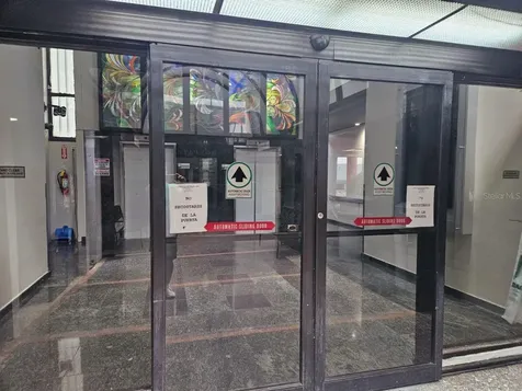 57 Santa Cruz Bayamon PR 00961