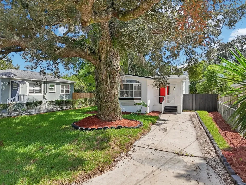 1815 Larkin Avenue Orlando FL 32812