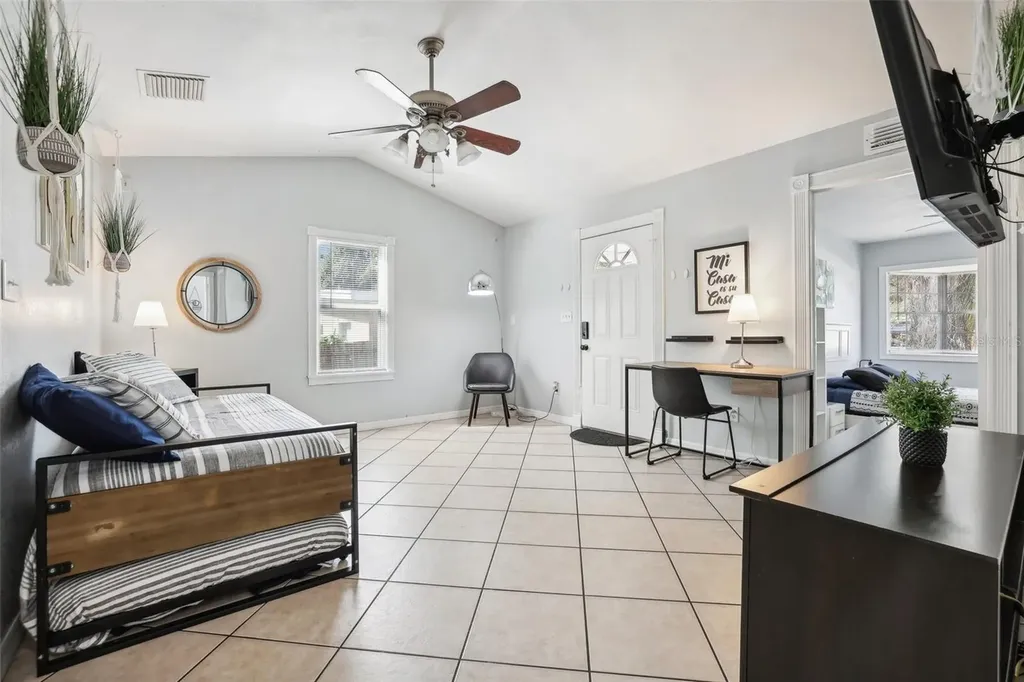 1815 Larkin Avenue Orlando FL 32812