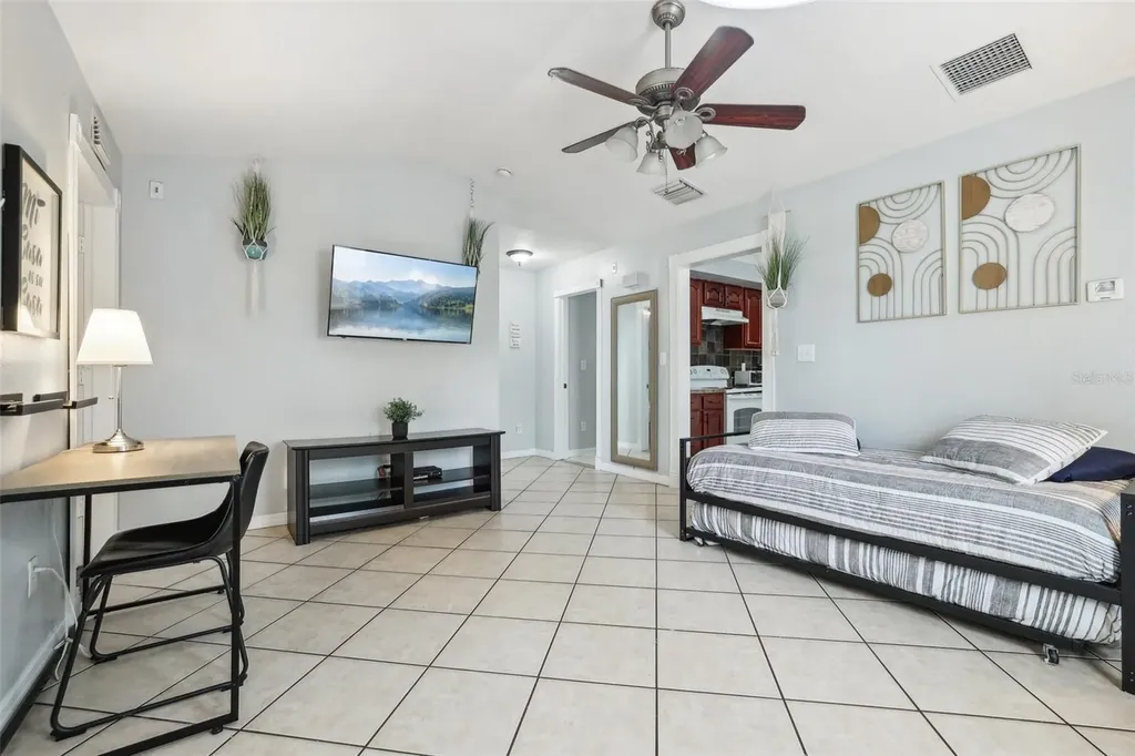 1815 Larkin Avenue Orlando FL 32812