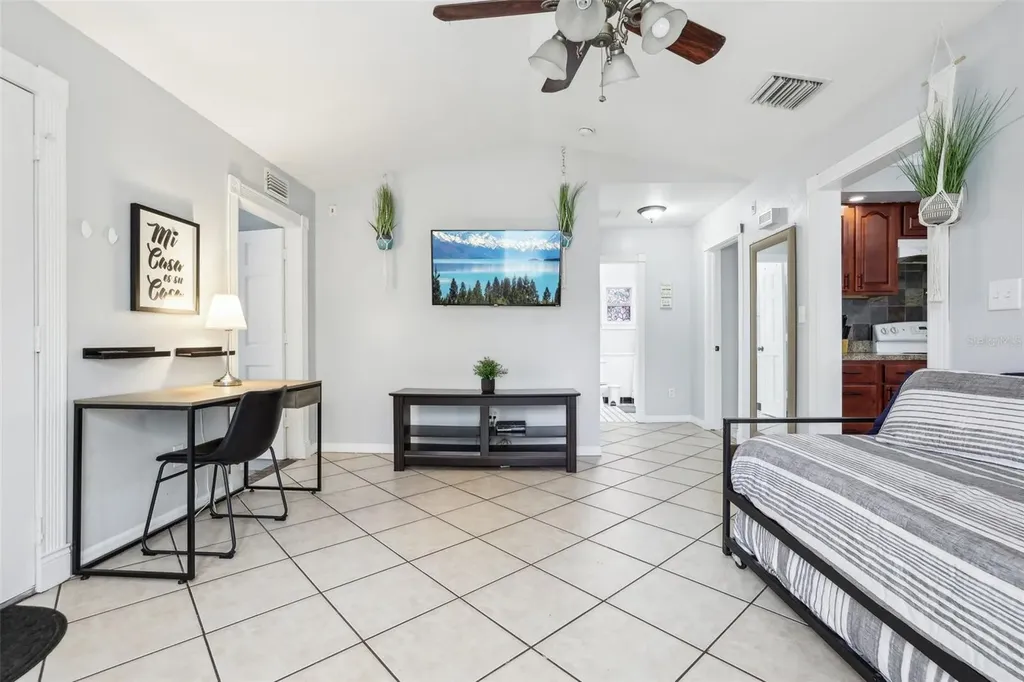 1815 Larkin Avenue Orlando FL 32812