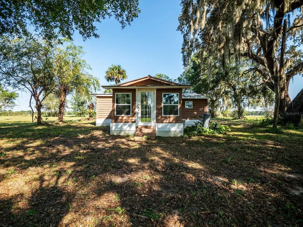 12146 E Highway 318 Fort Mc Coy FL 32134