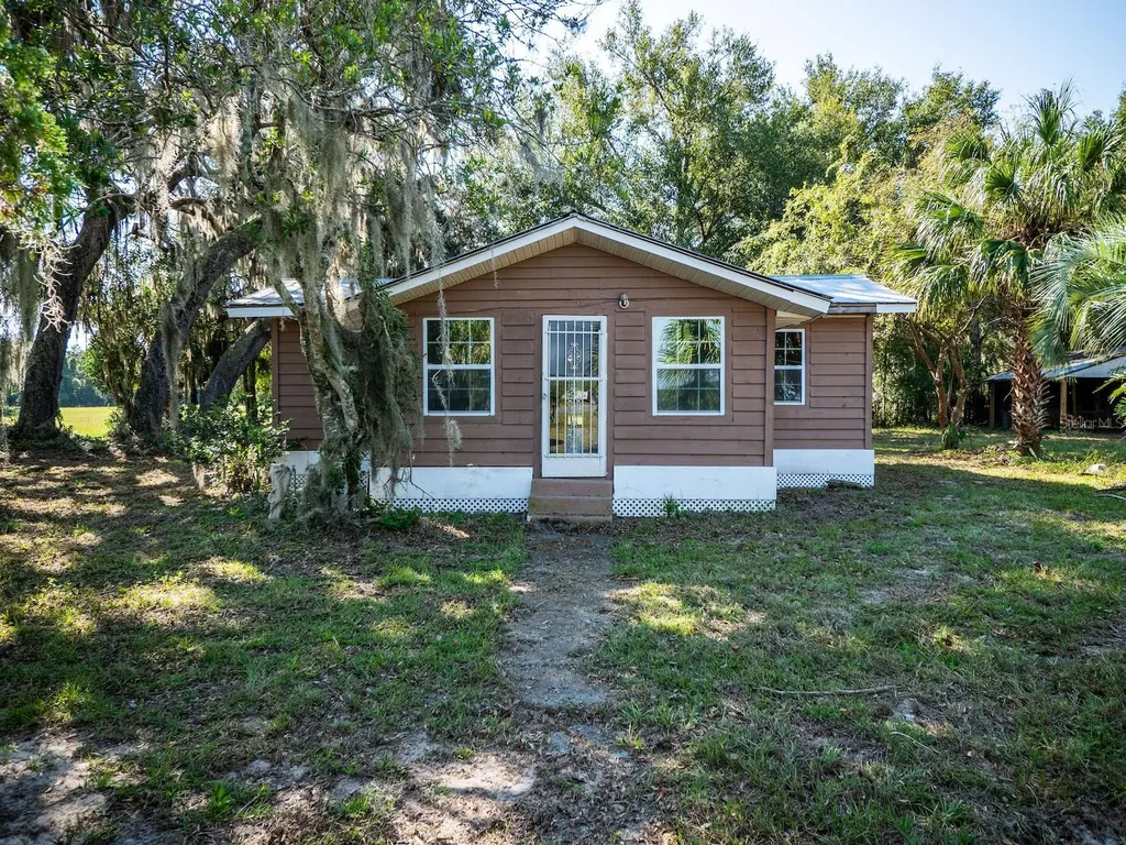 12146 E Highway 318 Fort Mc Coy FL 32134
