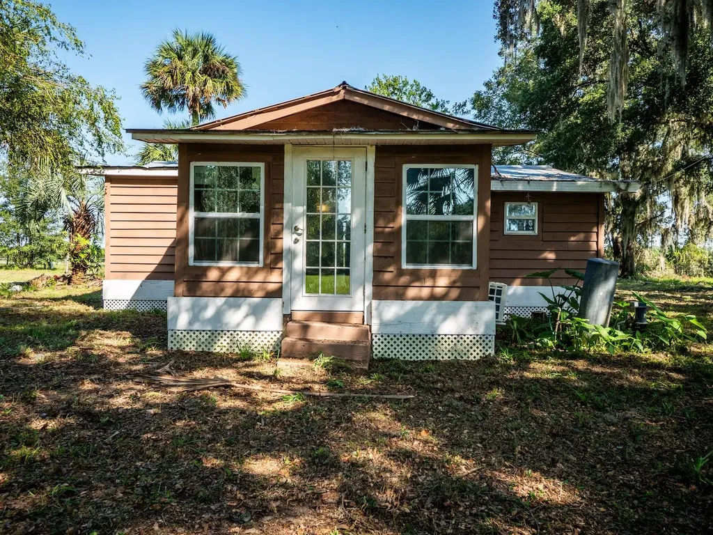 12146 E Highway 318 Fort Mc Coy FL 32134