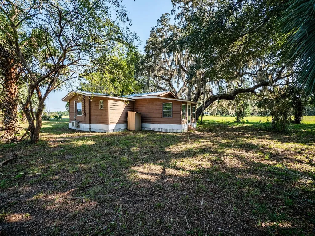 12146 E Highway 318 Fort Mc Coy FL 32134