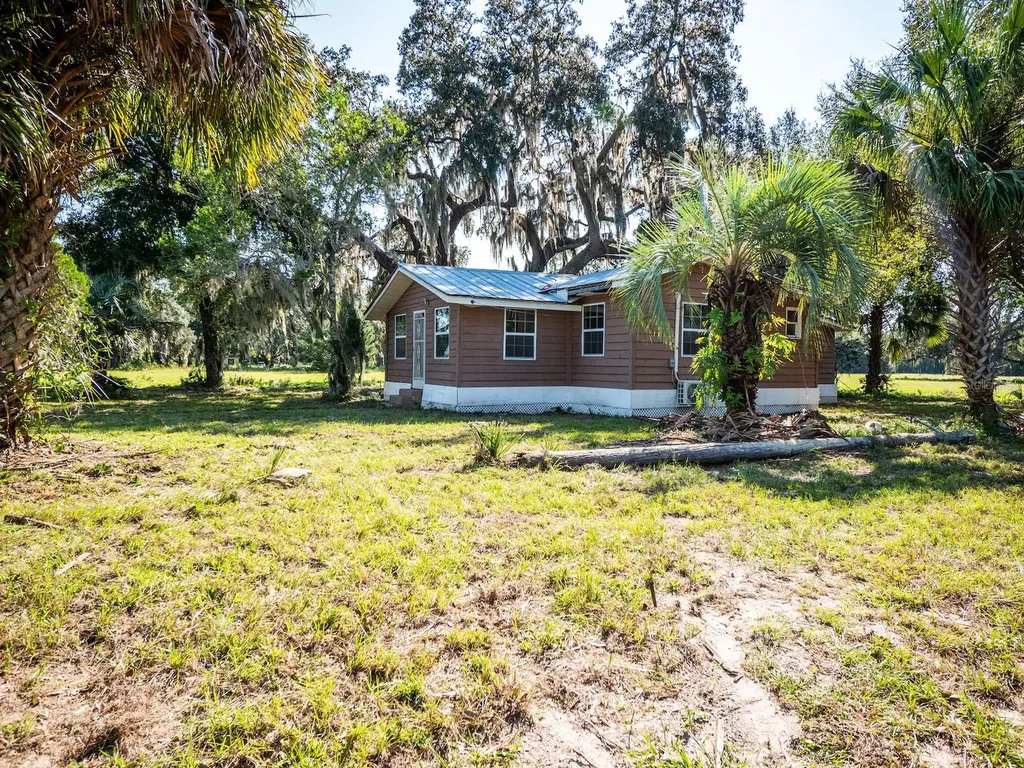 12146 E Highway 318 Fort Mc Coy FL 32134