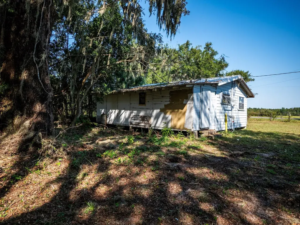 12146 E Highway 318 Fort Mc Coy FL 32134