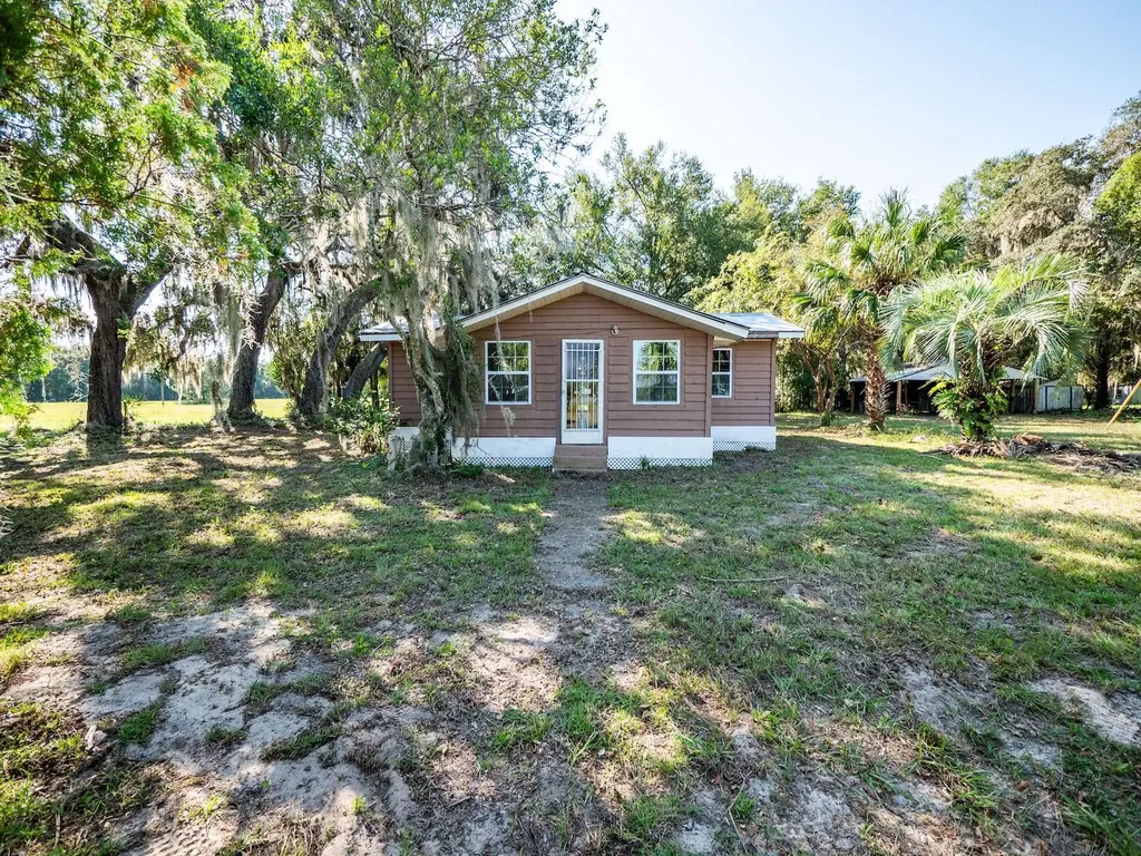 12146 E Highway 318 Fort Mc Coy FL 32134