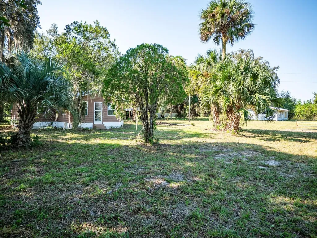 12146 E Highway 318 Fort Mc Coy FL 32134