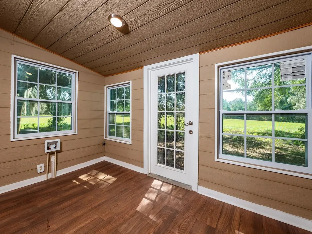 12146 E Highway 318 Fort Mc Coy FL 32134