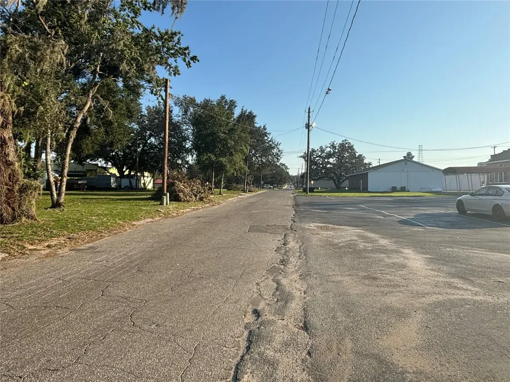 14530 6th Street Dade City FL 33523