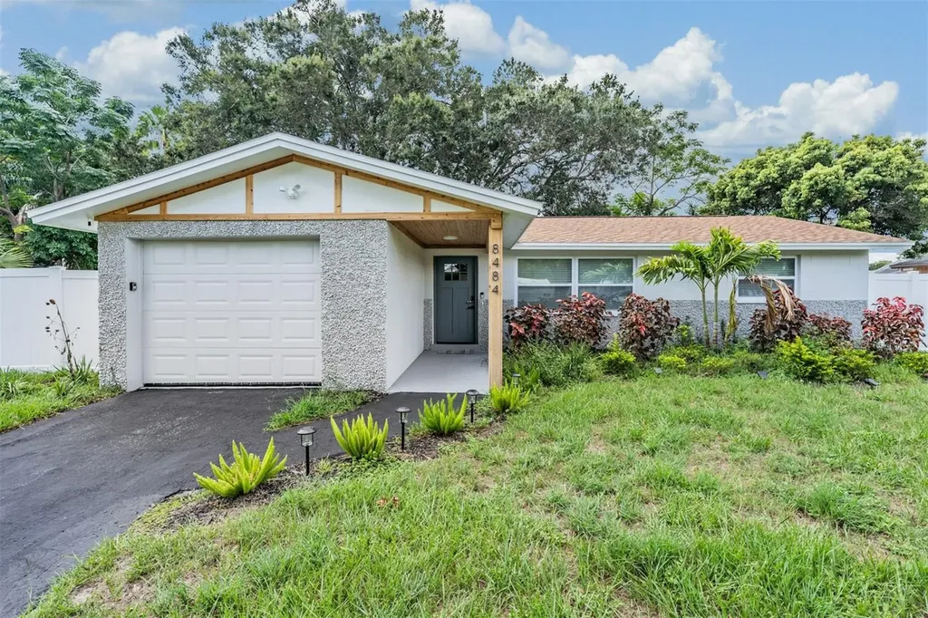 8484 Lantana Drive Seminole FL 33777