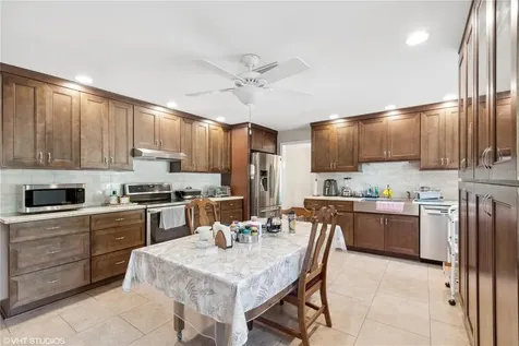 3750 NW 16th Place Gainesville FL 32605