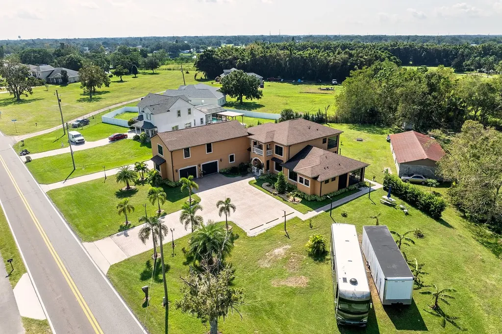 3211 Lakeshore Boulevard St Cloud FL 34769