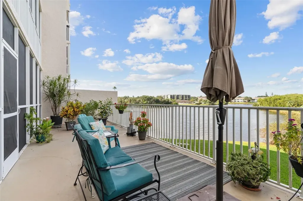 6450 Shoreline Drive St Petersburg FL 33708