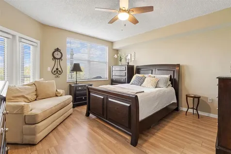 6450 Shoreline Drive St Petersburg FL 33708
