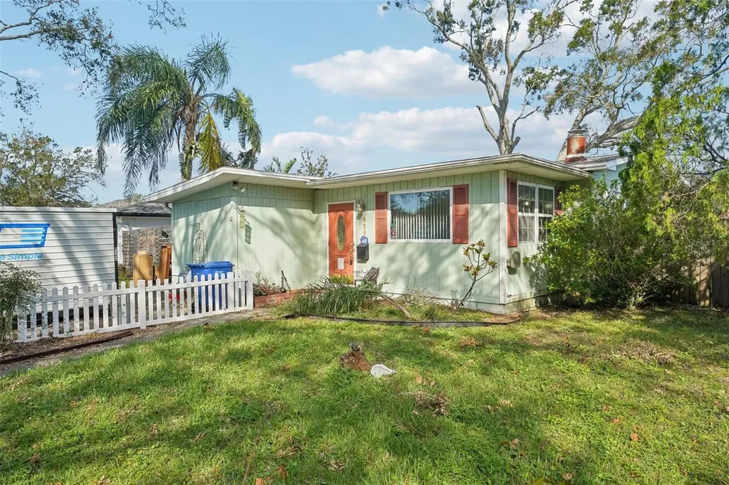 939 52nd Avenue N St Petersburg FL 33703