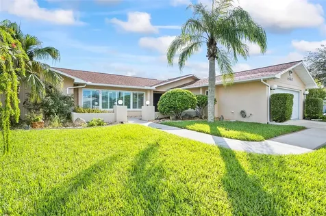 15 Clarendon Court S Palm Coast FL 32137