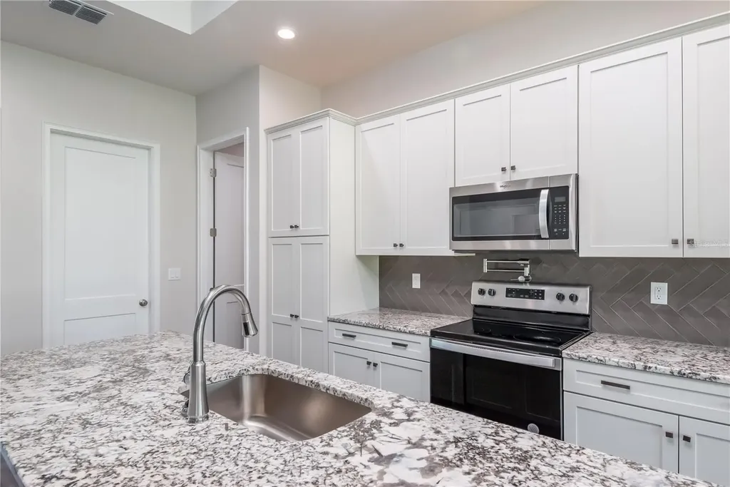 2073 NW 79th Loop Ocala FL 34475