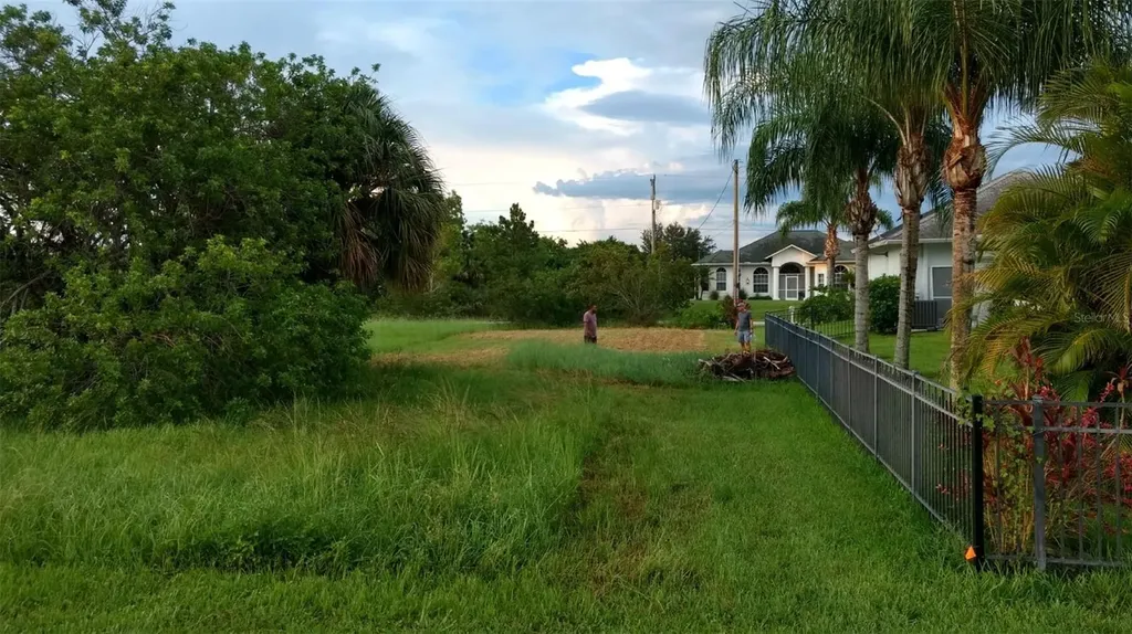 670 Mirror Lakes Court Lehigh Acres FL 33974