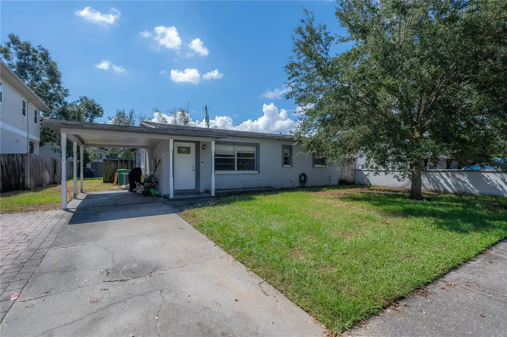 4718 W Kensington Avenue Tampa FL 33629