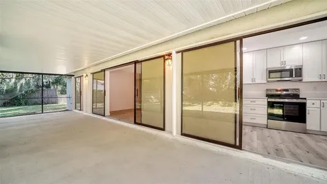8212 Country Oaks Court Sarasota FL 34243
