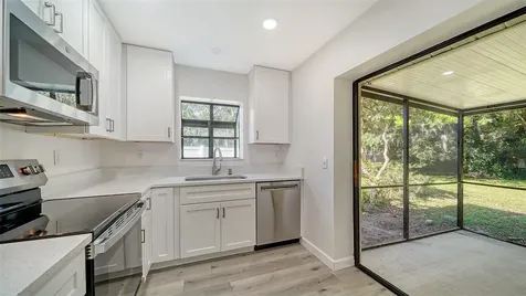 8212 Country Oaks Court Sarasota FL 34243