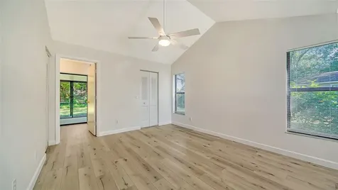8212 Country Oaks Court Sarasota FL 34243