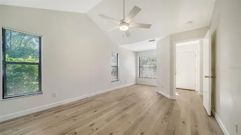 8212 Country Oaks Court Sarasota FL 34243