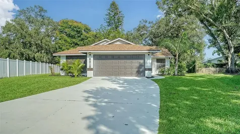 8212 Country Oaks Court Sarasota FL 34243