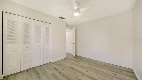 8212 Country Oaks Court Sarasota FL 34243