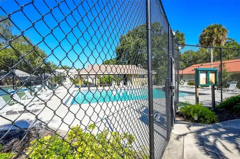 8212 Country Oaks Court Sarasota FL 34243