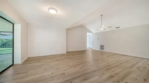 8212 Country Oaks Court Sarasota FL 34243