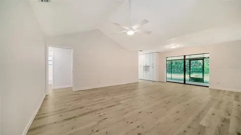 8212 Country Oaks Court Sarasota FL 34243