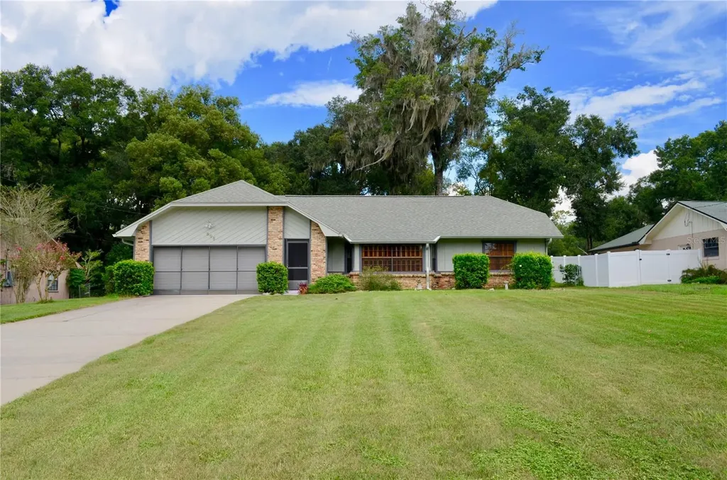 805 Briarwood Court Orange City FL 32763