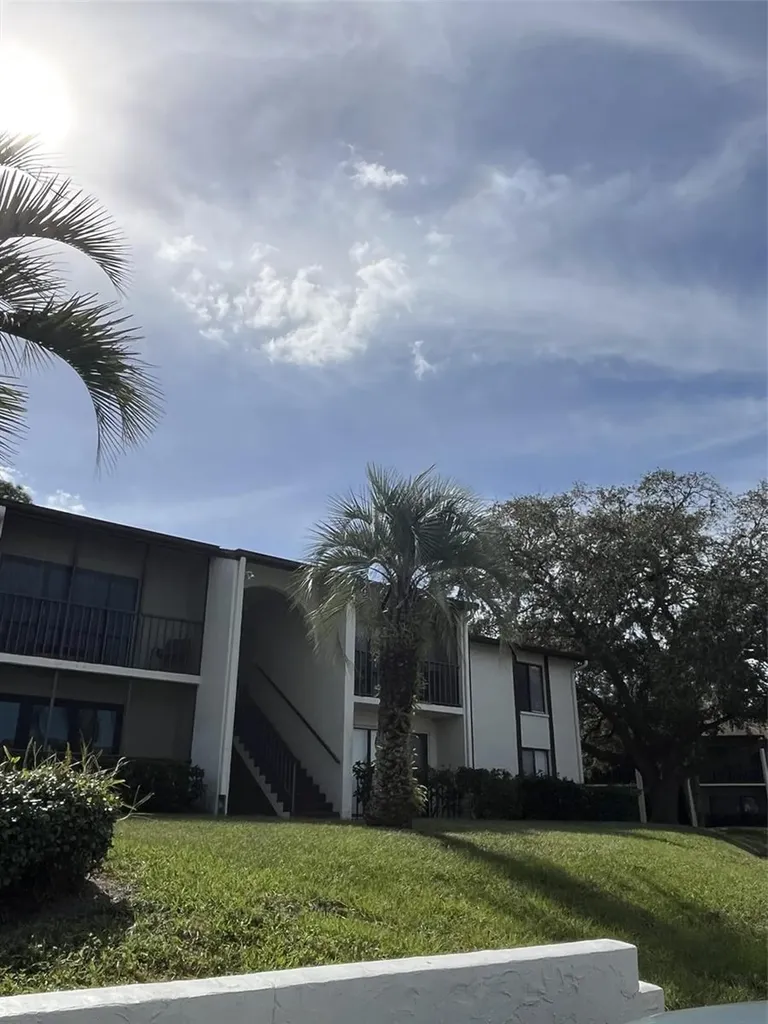 2688 Pine Ridge Way N Palm Harbor FL 34684