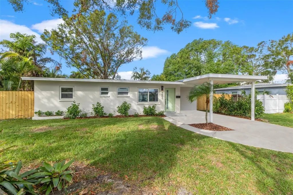7000 19th Way N St Petersburg FL 33702