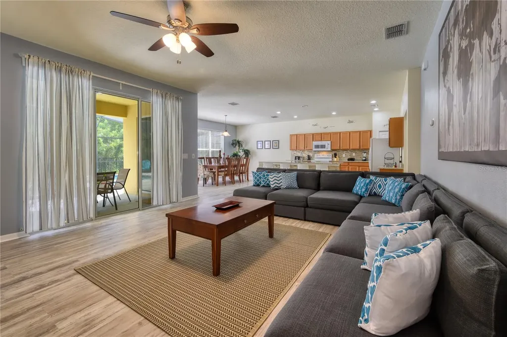 221 Las Fuentes Drive Kissimmee FL 34746